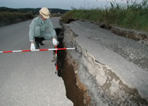 中越地震河川災害調査（堤防亀裂）